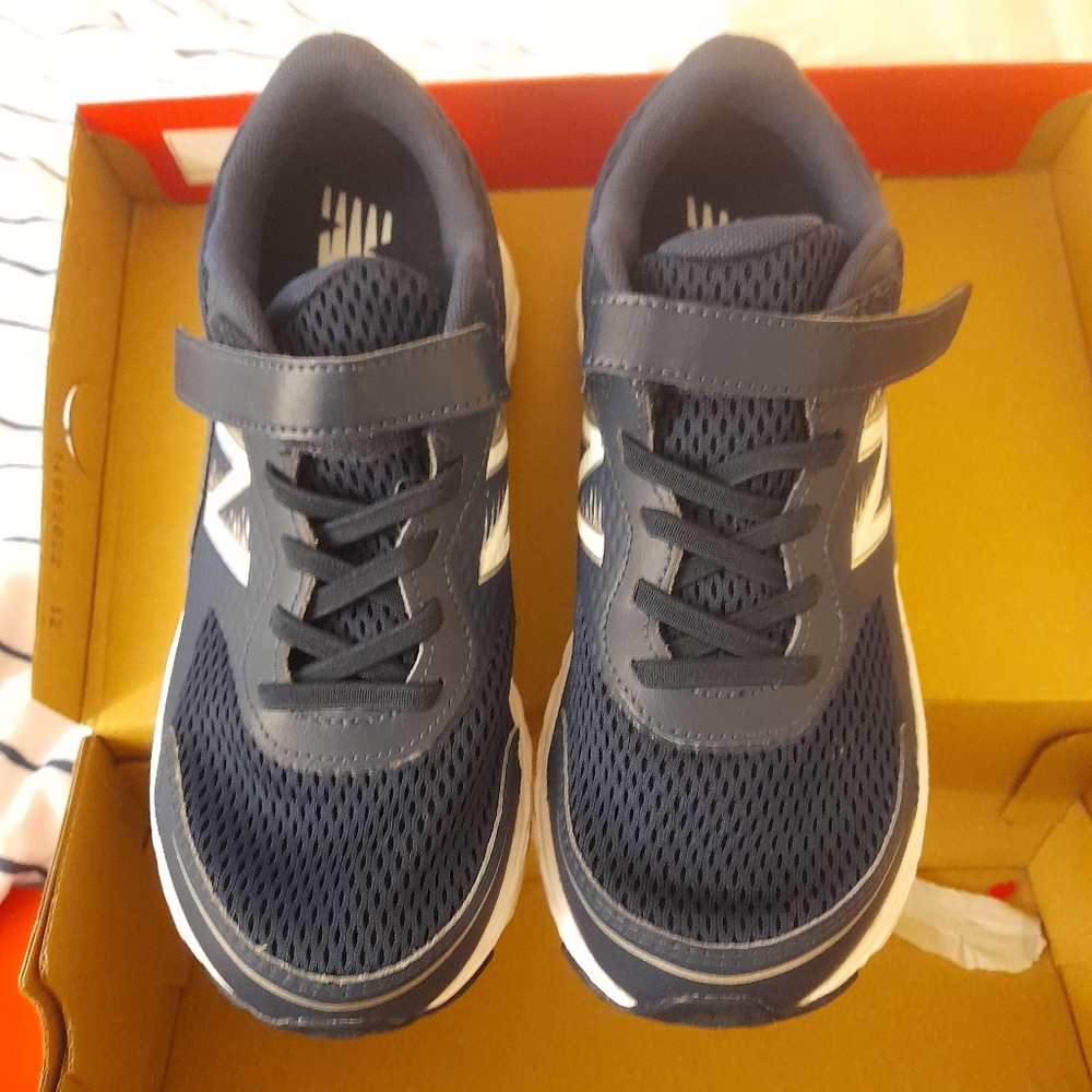 New Balance sneakers BIG KIDS 4.5 XW